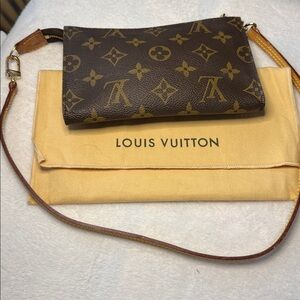 Authentic Louis Vuitton Monogram Bucket PM Accessories Pochette with CoA